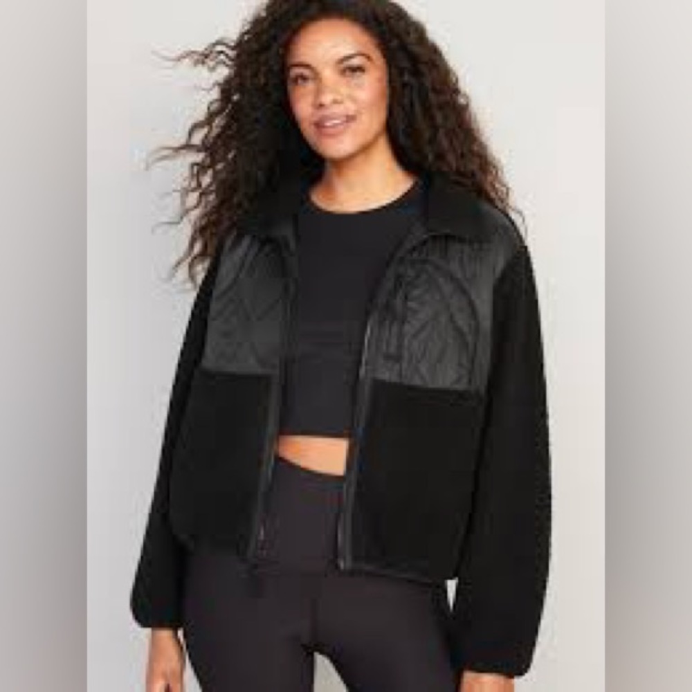 Quilted Hybrid Sherpa Jacket- Old Navy. Worn twice. In great shape. Large, black